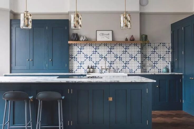 Кухня синий фартук фото Dark Blue Kitchens GALLERY Kitchen Magazine Remodelação da cozinha, Cozinha mini