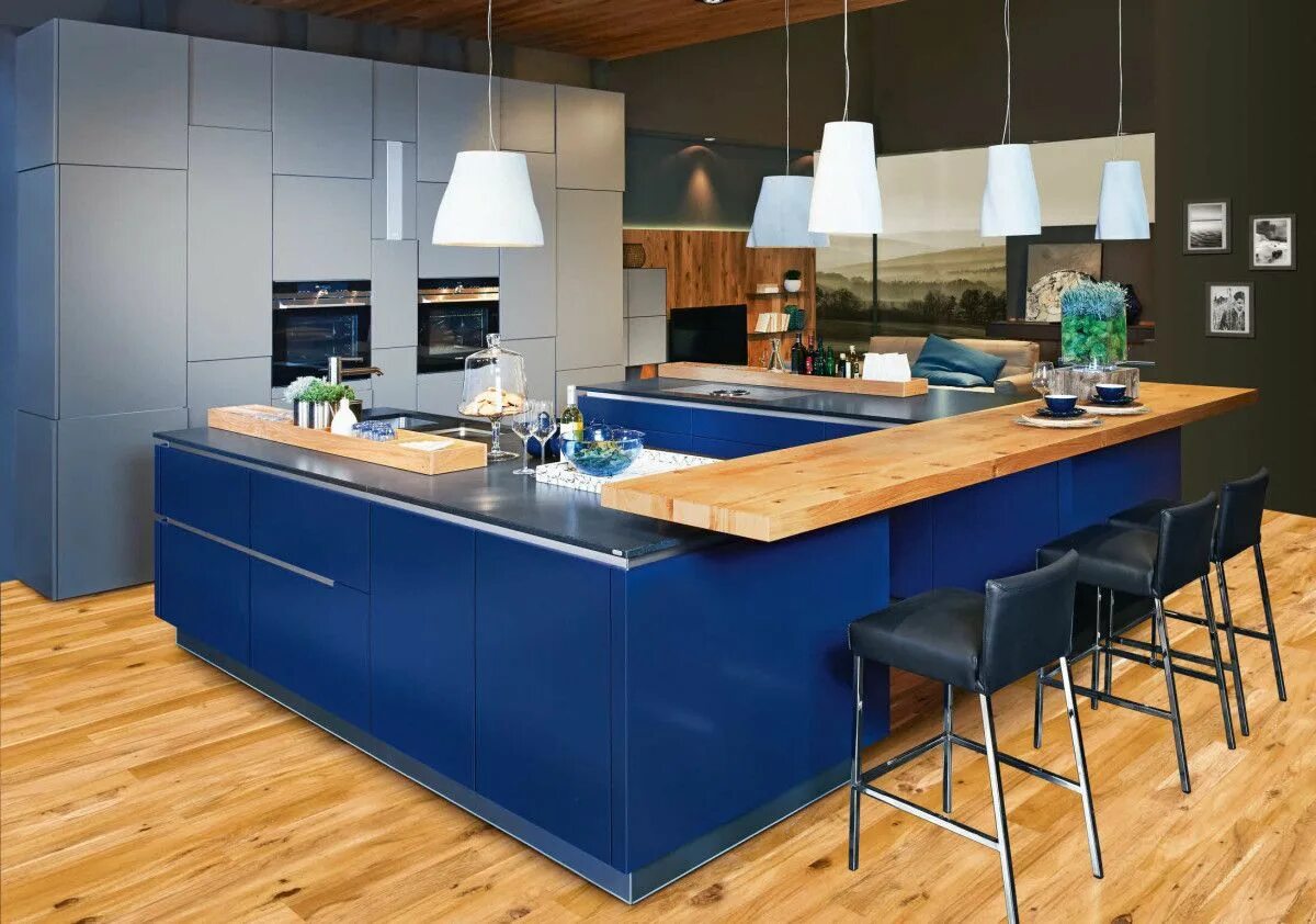 Кухня синяя с деревом фото Для тех, кто хочет быть в тренде: 20 синих кухонь Kitchen design, Kitchen remode