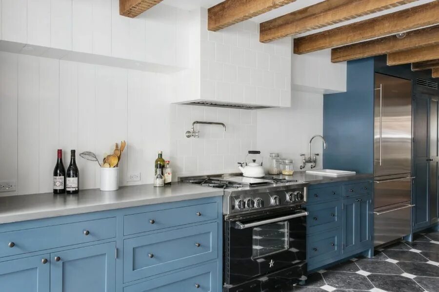 Кухня синяя с деревом фото 40 Colorful Kitchen Cabinets To Add A Spark To Your Home Kitchen interior, Kitch