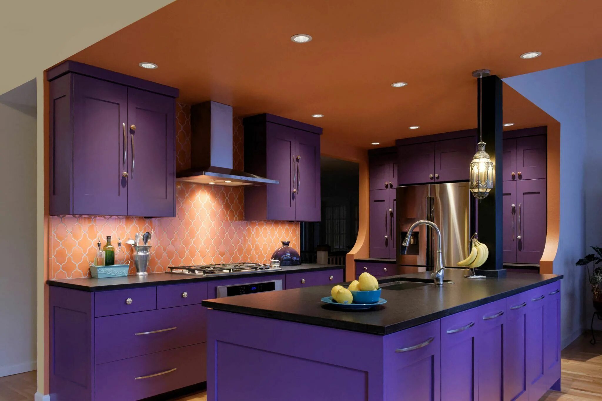 Кухня сиреневого цвета в интерьере purple-kitchen-cabinets-shaker-style Purple kitchen cabinets, Purple kitchen, Ki