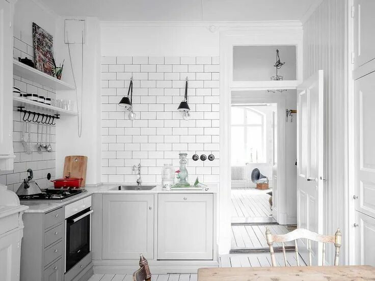 Кухня скандинавский стиль в интерьере белая Un mini piso blanco y poco convencional