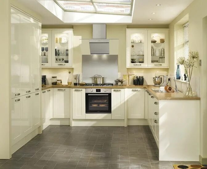 Кухня слоновая кость в интерьере Kitchens Kitchen furnishings, Chic kitchen, Kitchen design small