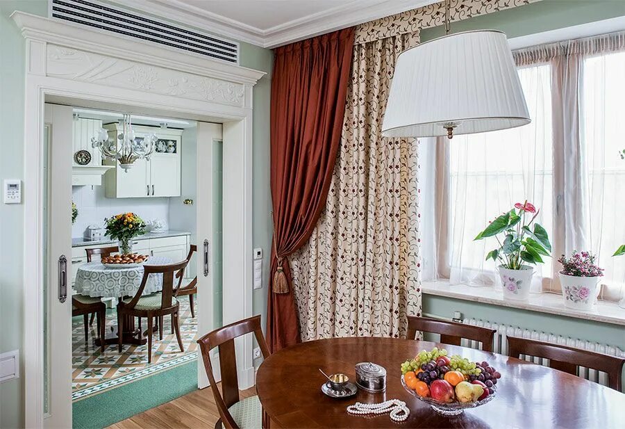 Кухня со шторами фото Раритетные предметы в оформлении трехкомнатной квартиры в новом доме Дизайн инте