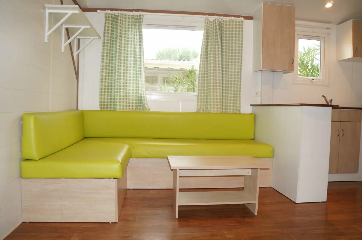 Кухня со спальным местом дизайн фото Lima present day spur banquette mobil home occasion Critically Interesting table