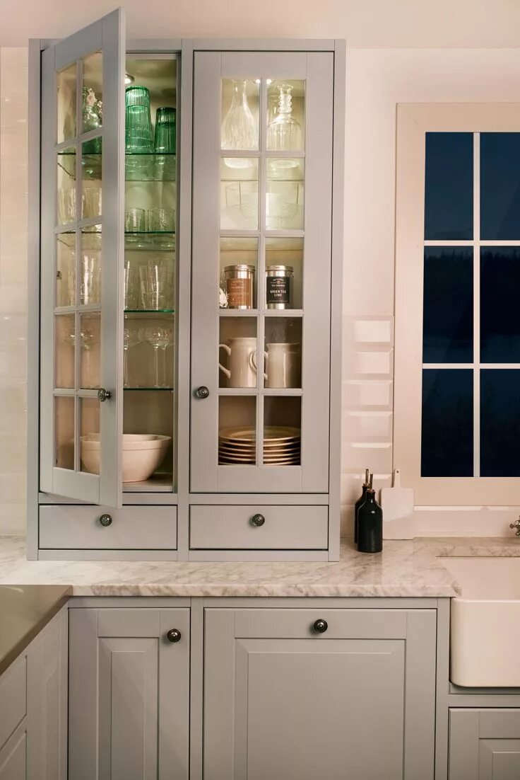 Кухня со стеклянными шкафами фото Pin på Al - Our house/ideas