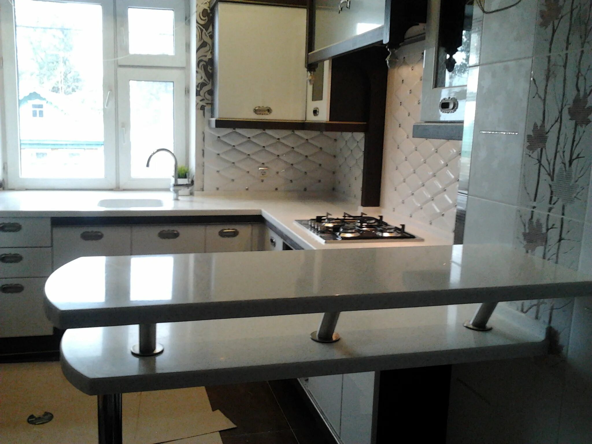 Кухня со столешницей фото Столешница 2 м - найдено 84 фото