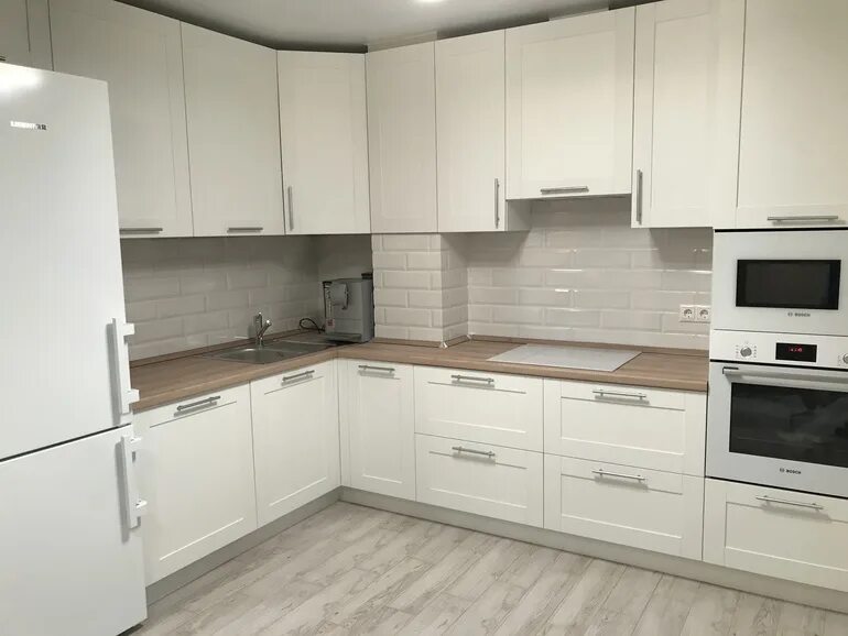 Кухня со светлой техникой фото Кухня. Totally white. - 31 ответов форум Babyblog