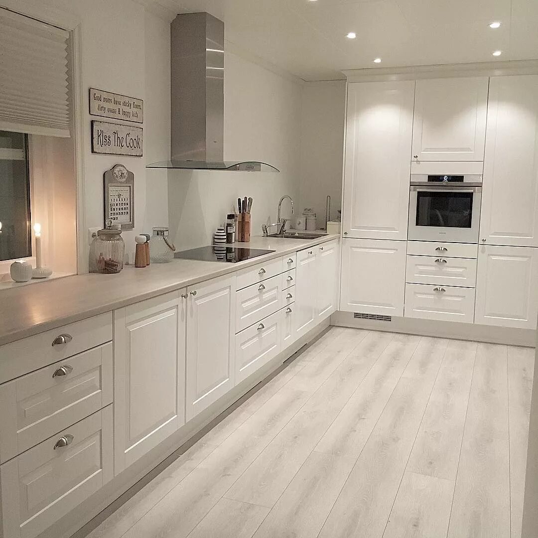 Кухня со светлой техникой фото #kitchen White kitchen design, Modern kitchen room, Modern kitchen cabinet desig