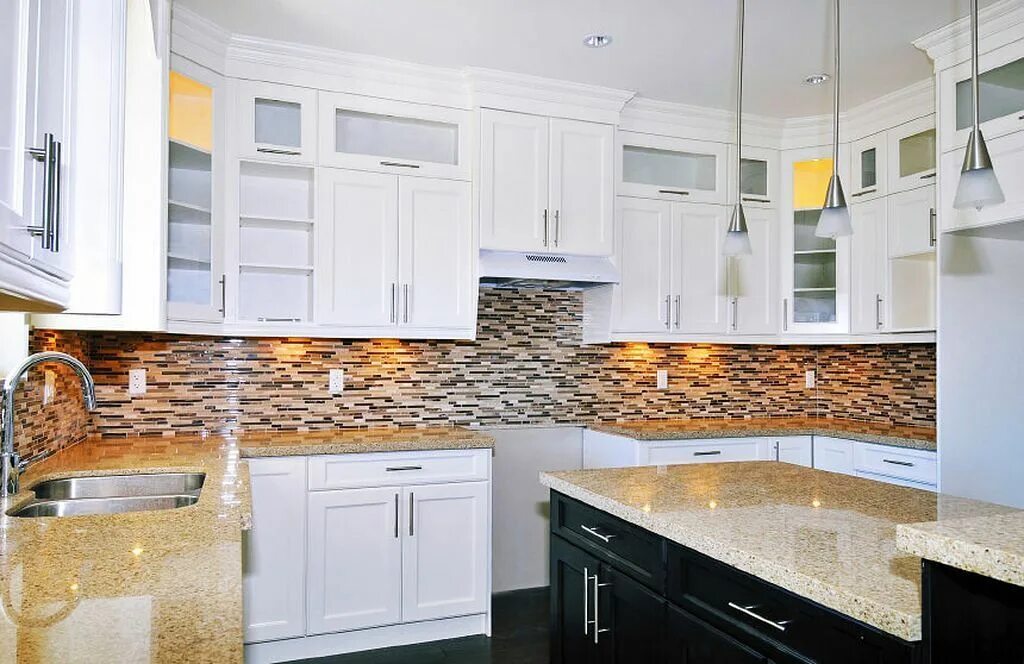 Кухня со светлым фартуком фото Fabulous Kitchen Backsplash With White Cabinets(57) - HomeGardenMagz Backsplash 