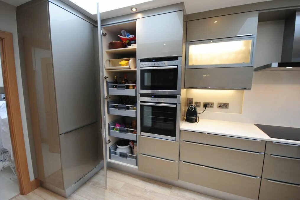 Кухня со встраиваемой техникой фото Встроенные кухни на заказ Севастополь / Мебельная фабрика Арт Мастер