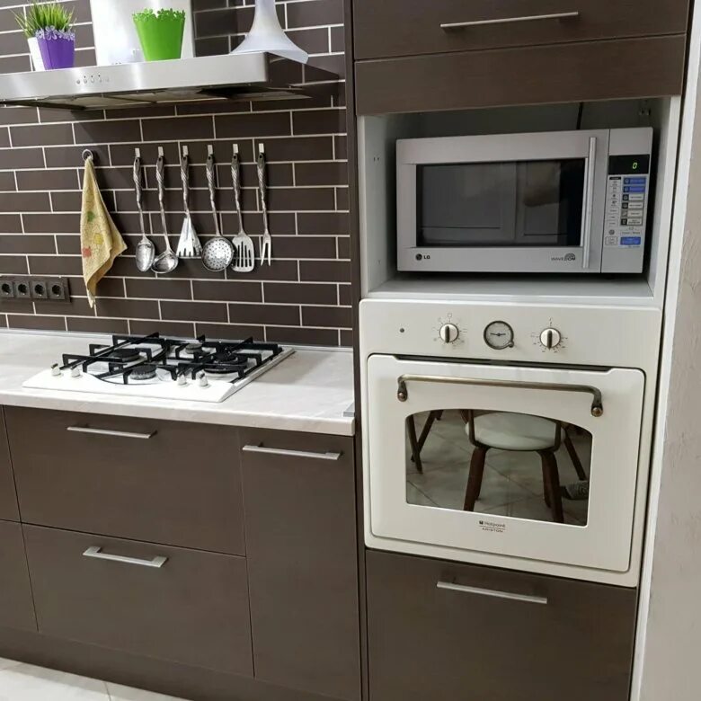 Кухня со встроенным духовым шкафом фото Hotpoint-Ariston газовая панель и духовой шкаф (ко - купить в Сочи, цена 26 500 