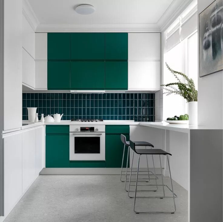 Кухня современная дизайн зеленая Полина Агафонова (студия "Точка дизайна") оформила квартиру в природных тонах на