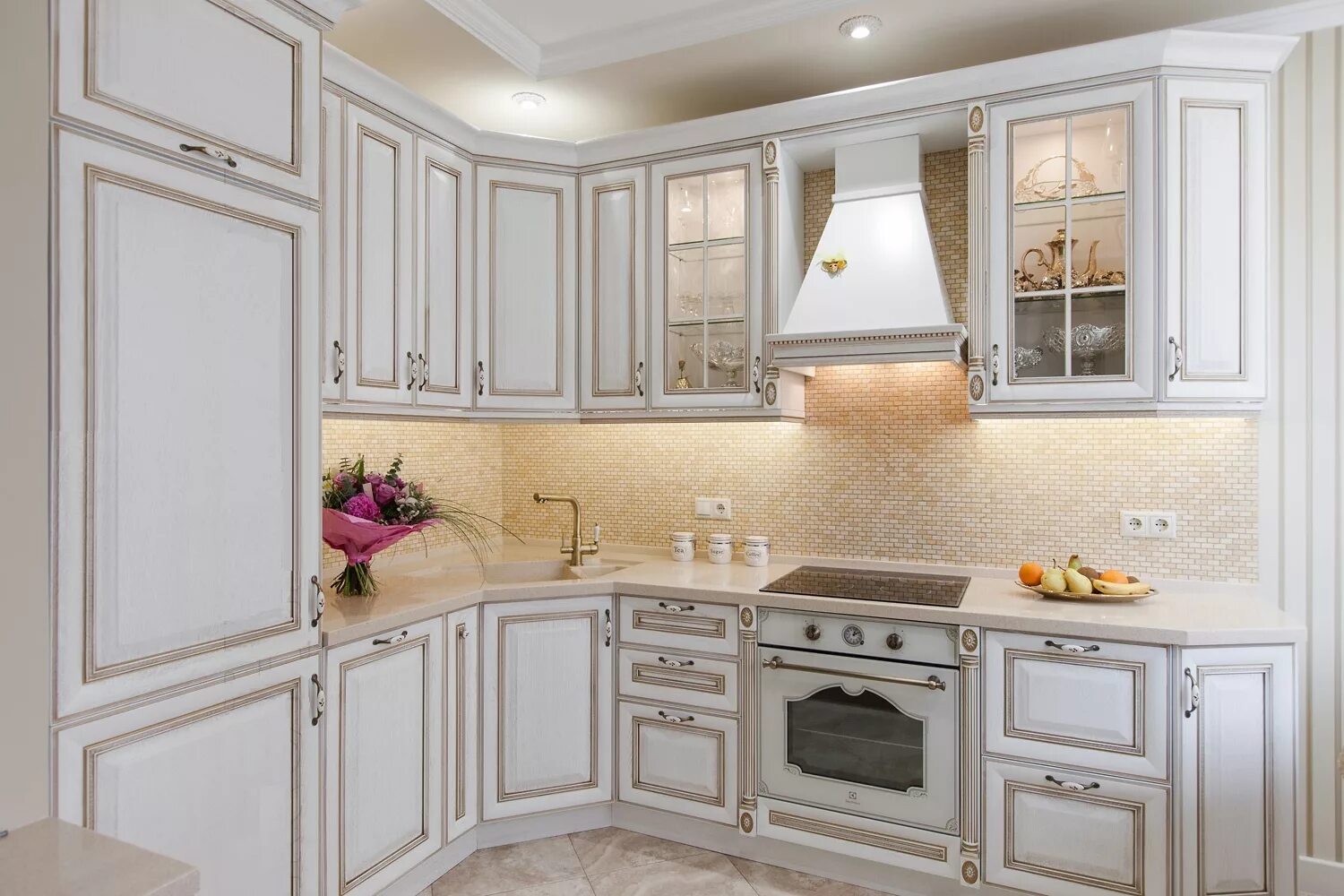 Кухня современная классика фото угловая Кухня "Версаль" (Россия) массив дуба Мебель Феникс