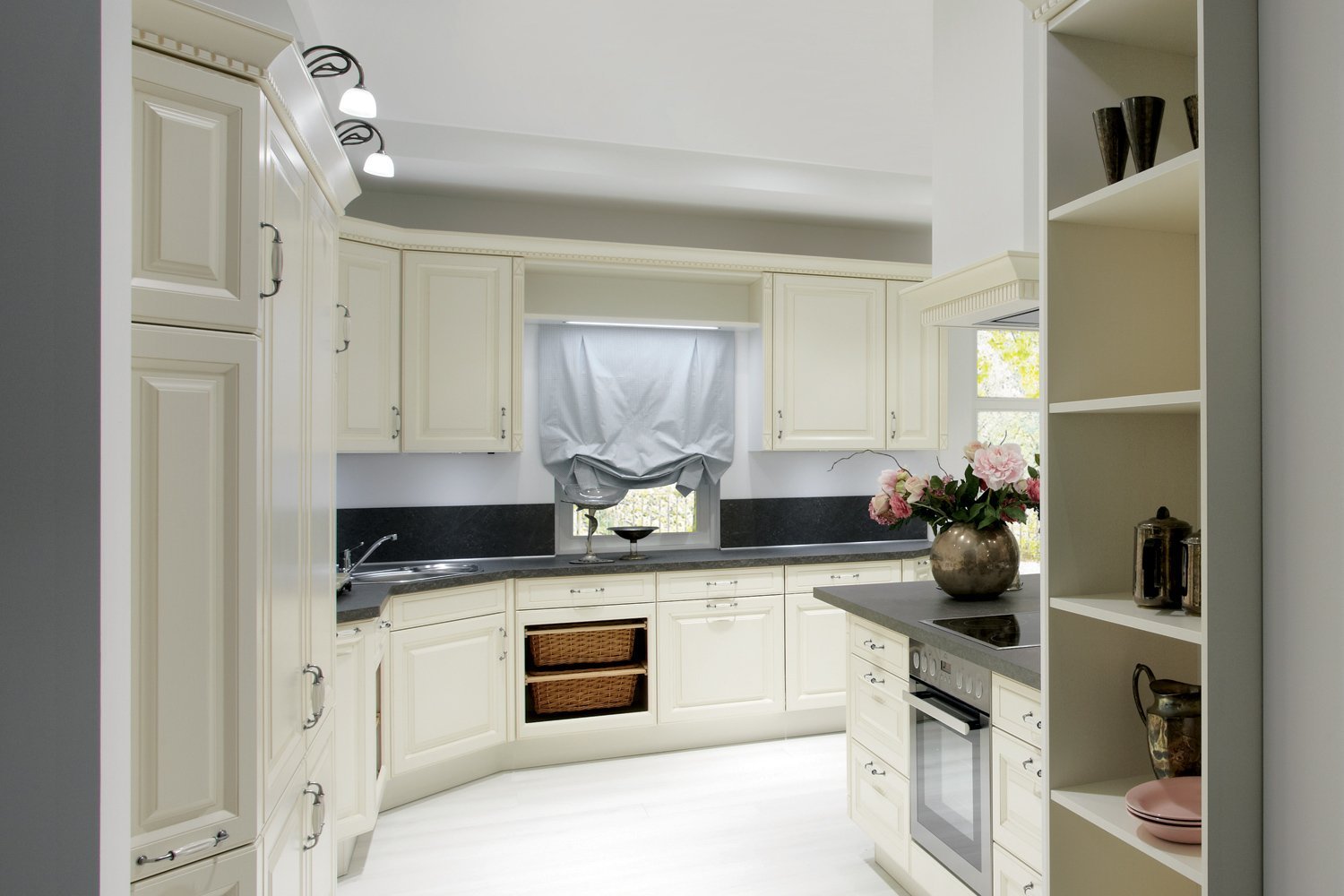 Кухня современная классика фото угловая Кухонный гарнитур EDELSTEIN Bretagne - купить по цене 0 рублей в интернет-магази