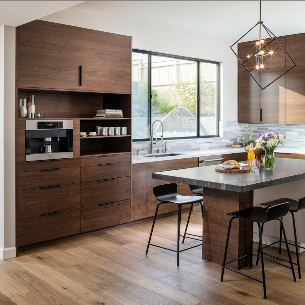 Кухня современный дизайн дерево love this contemporary kitchen Small modern kitchens, Walnut kitchen cabinets, K