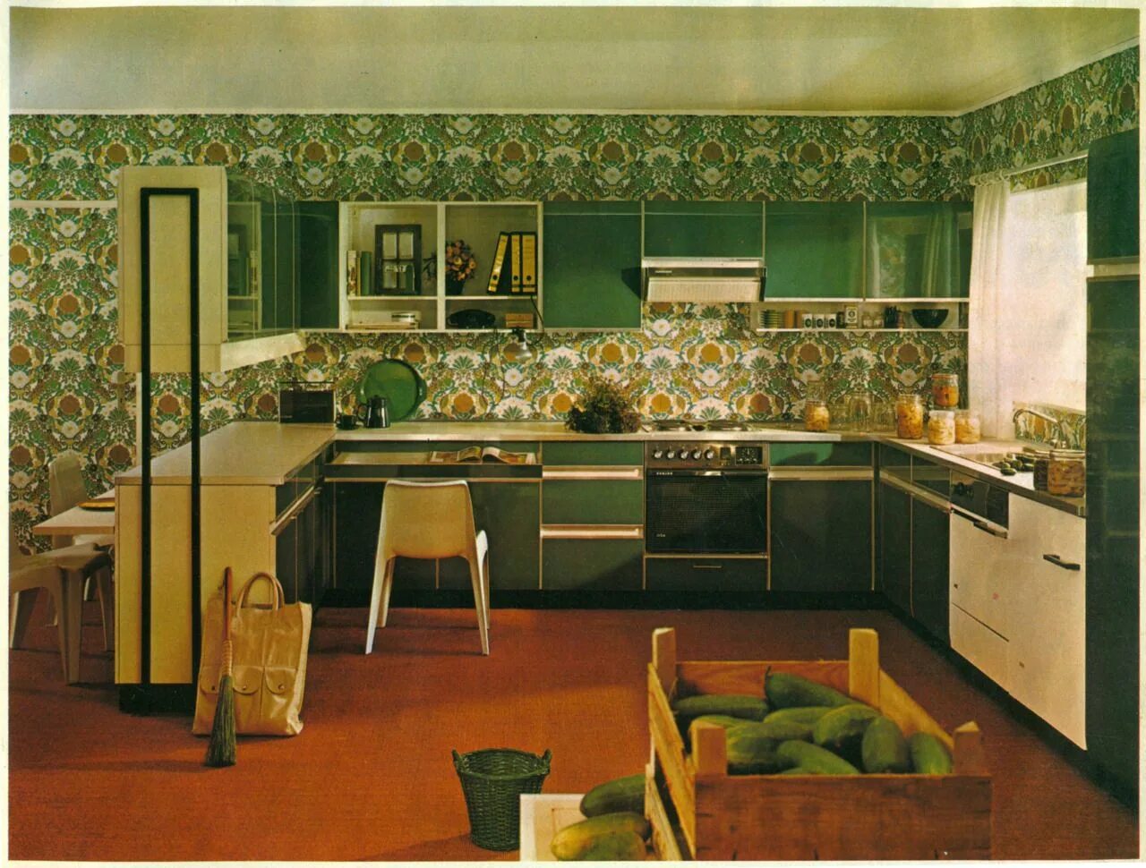 Кухня ссср фото Kinda loving this kitchen! 70s interior design, 70s kitchen, 70s home decor