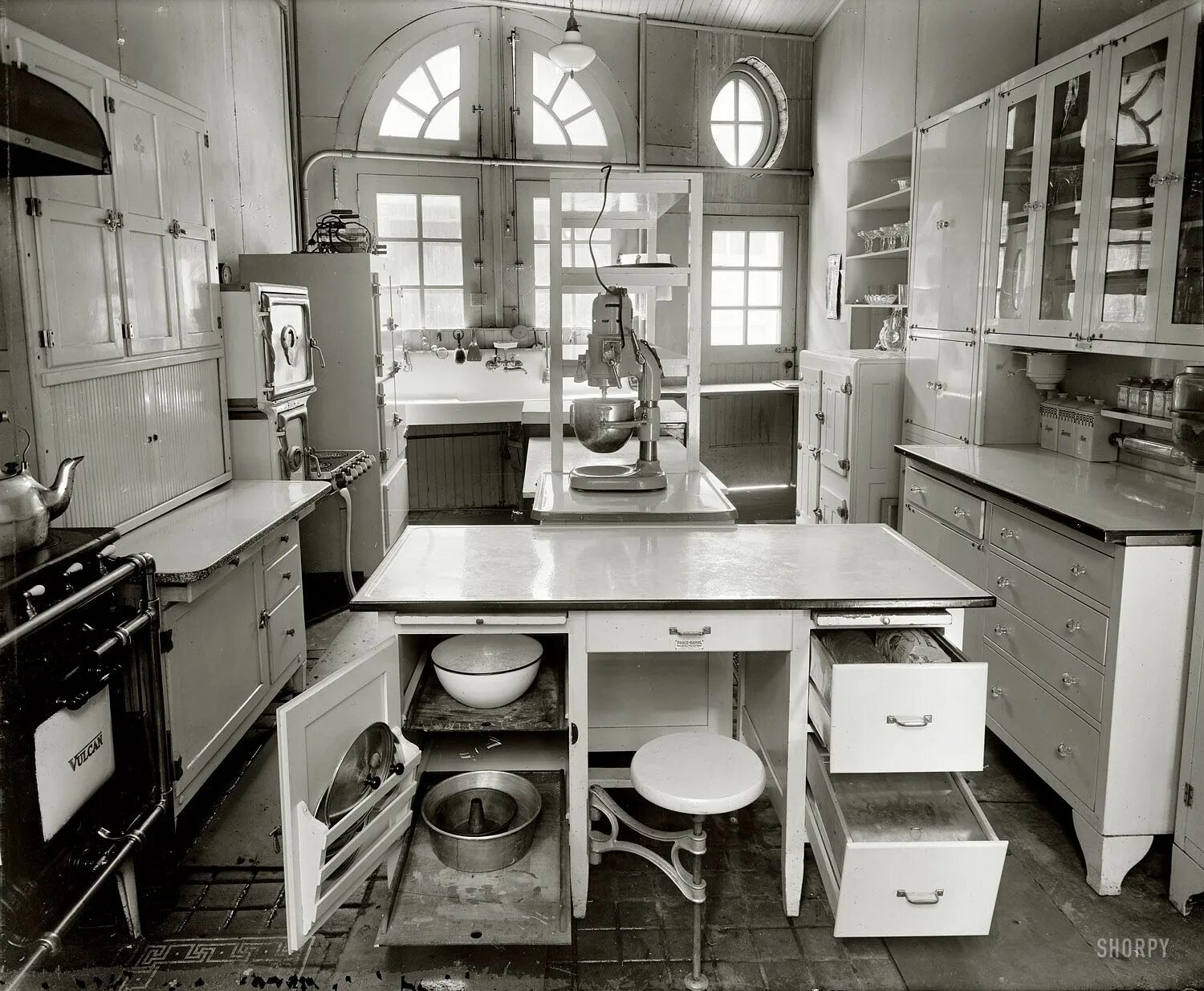 Кухня ссср фото Shorpy Historical Photo Archive :: Modern Kitchen: 1924 1920s kitchen, Kitchen r
