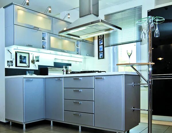 Кухня стального цвета в интерьере фото Гарантия на кухни Альва пожизненная