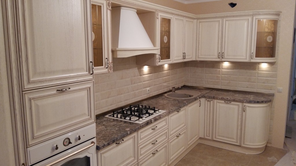 Кухня ставрополь фото Кухни с фасадами из массива дерева (Россия) - кухни Ставрополь кухни на заказ ку