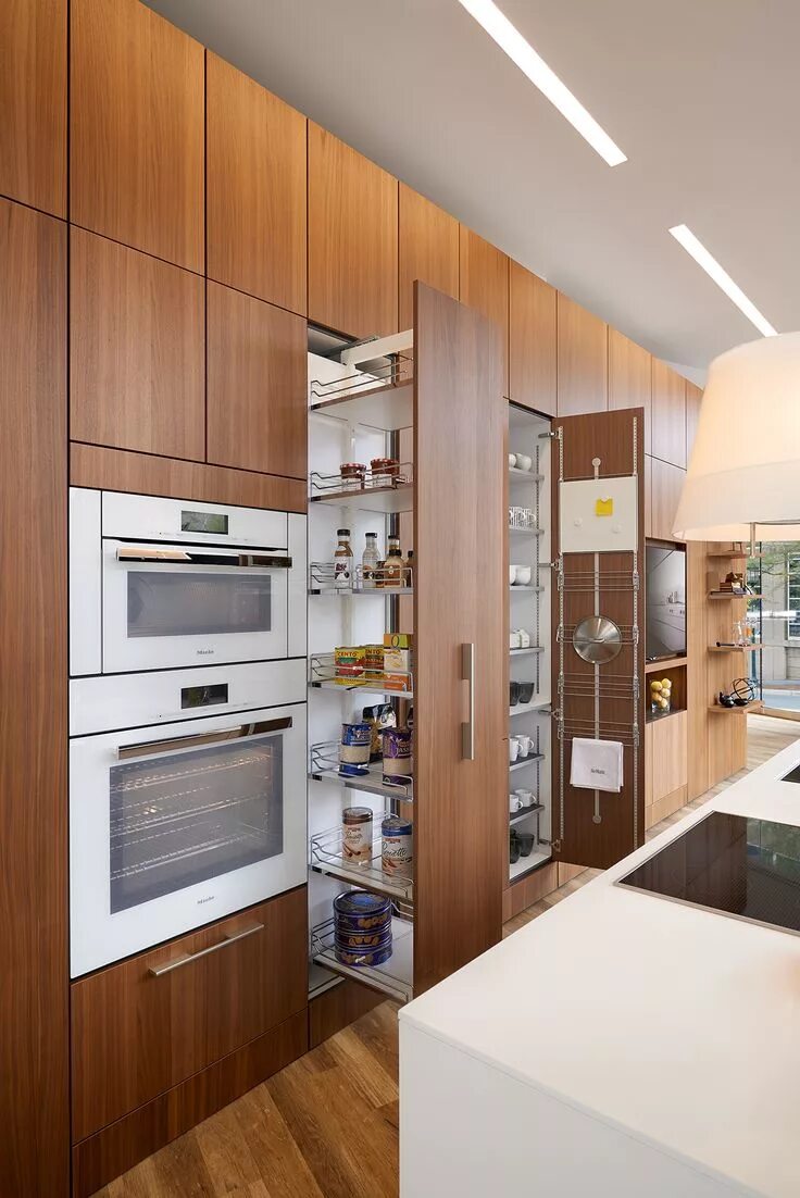 Кухня стенка дизайн фото SieMatic Pure Kitchen, SieMatic wood veneer, natural walnut (cabinets/panels), S