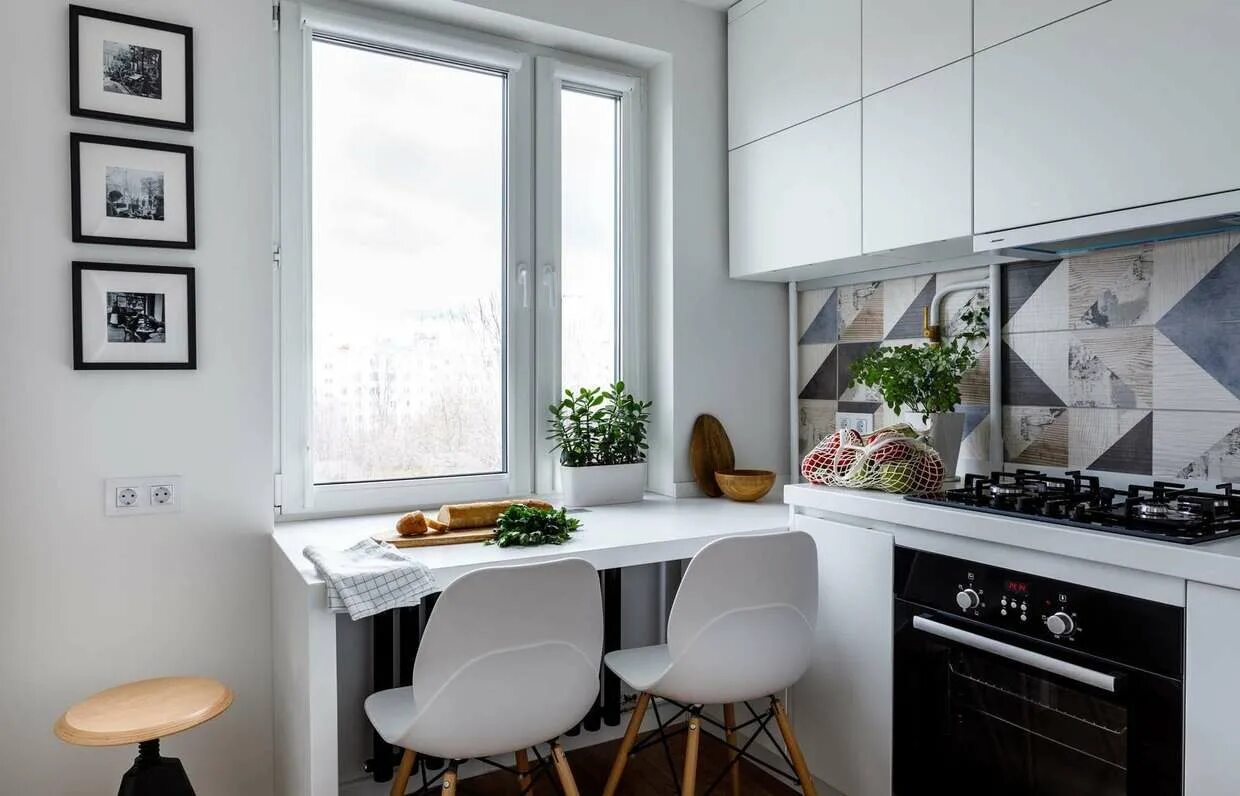 Кухня стол у окна фото дизайн 7 стильных микрокухонь, в которых обошлись без обеденного стола - INMYROOM