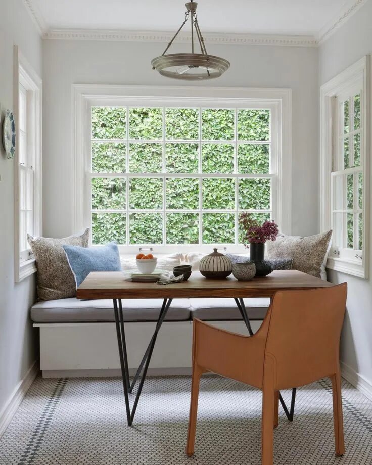 Кухня стол у окна фото дизайн DISC Interiors on Instagram: "Kitchen Nook by DISC Interiors. #DISCinteriors #in