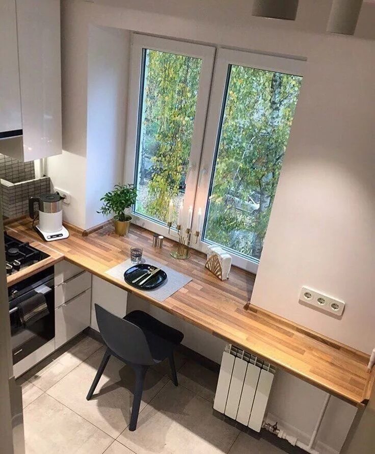 Кухня столешница у окна фото Window sill Kitchen design small, Interior design kitchen, Kitchen remodel small