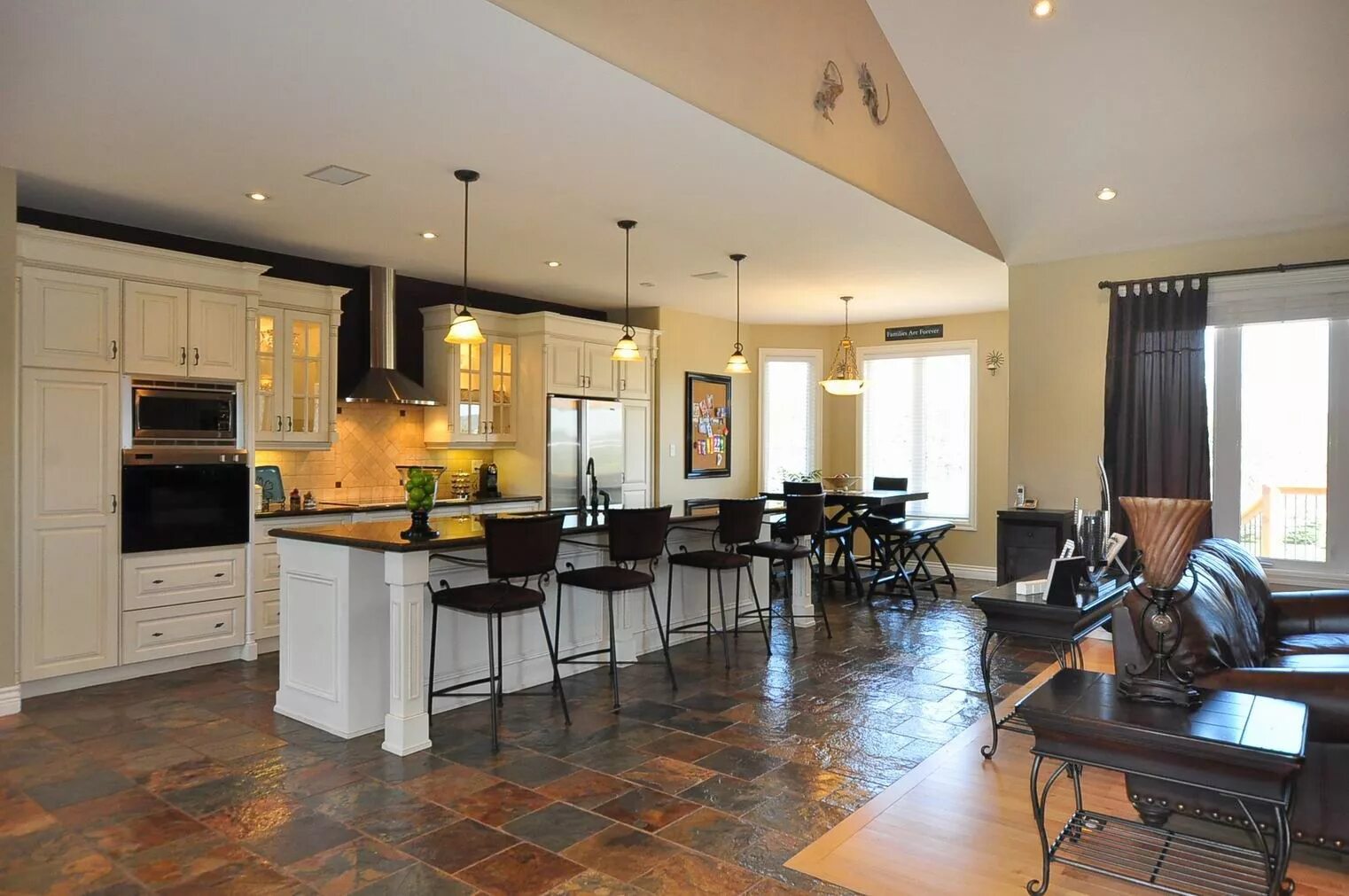 Кухня столовая гостиная планировка фото Open concept kitchen living room, Living room floor plans, Open kitchen and livi