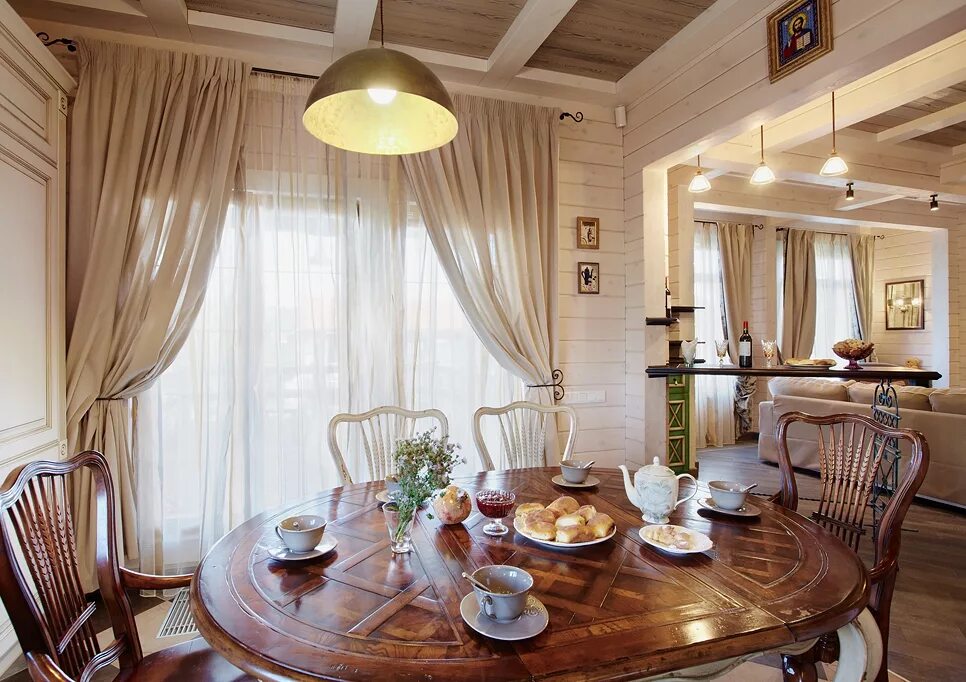 Кухня столовая в деревянном доме дизайн фото Школа дизайна: как оформить деревянный загородный дом :: Ваш дом :: РБК Недвижим