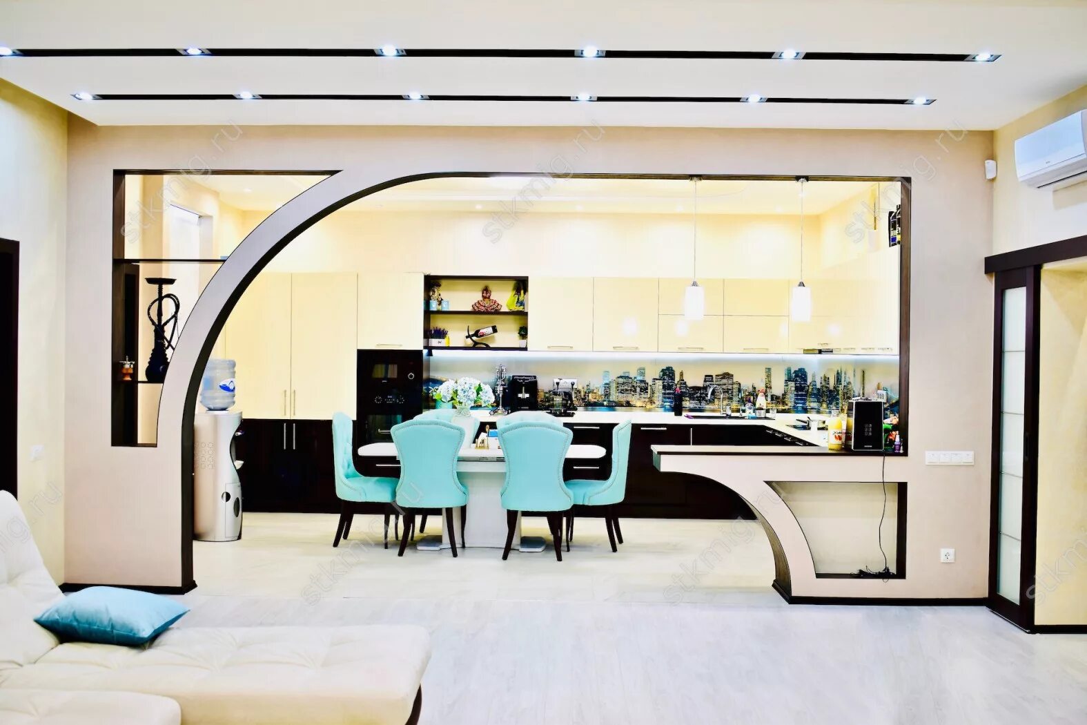 Кухня студия перегородка фото Дизайн и ремонт кухни - гостиной в стиле Тиффани, фото, цена, видео