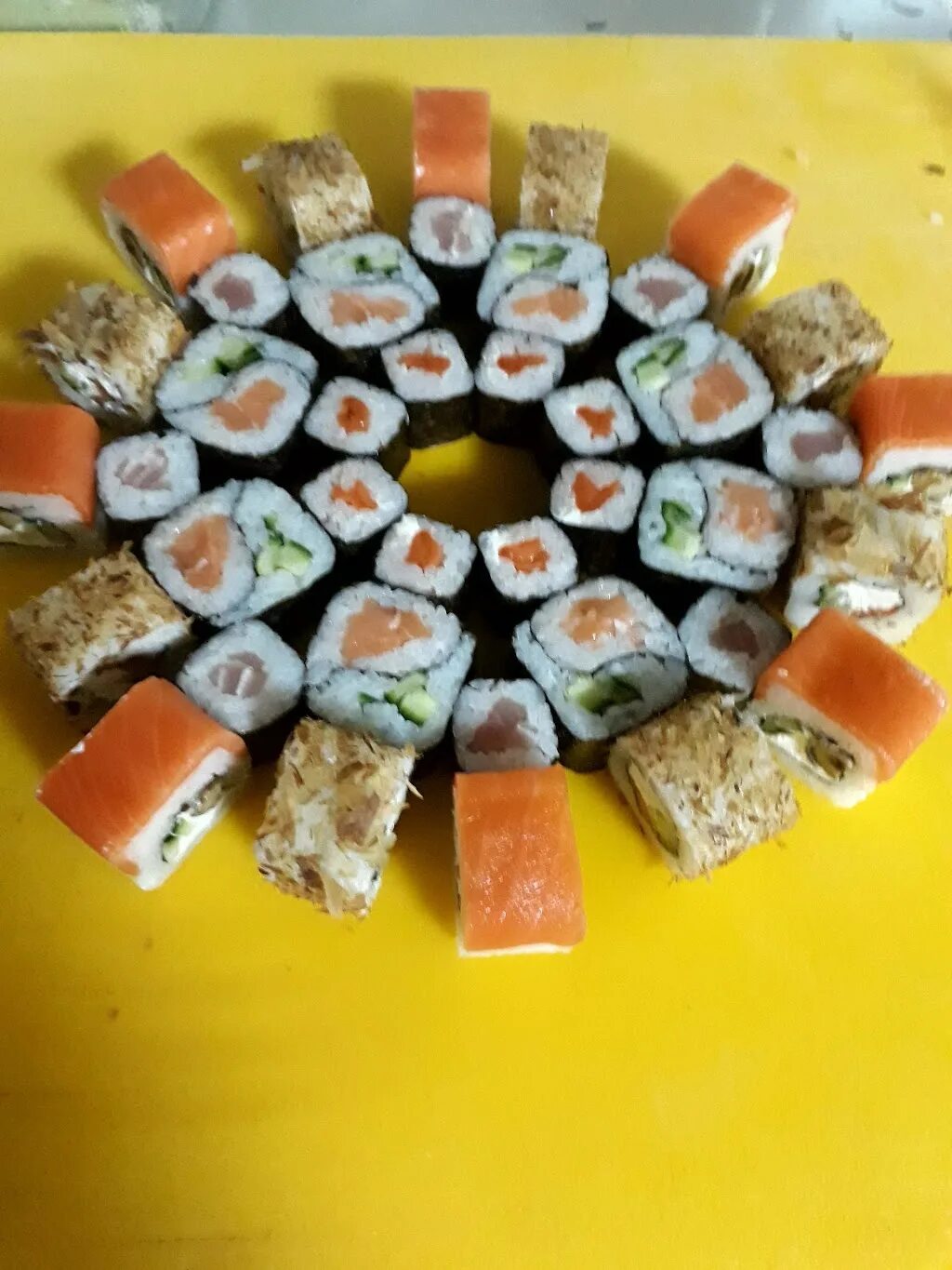 Кухня суши ул чайковского 18а фото Суши роллы бор