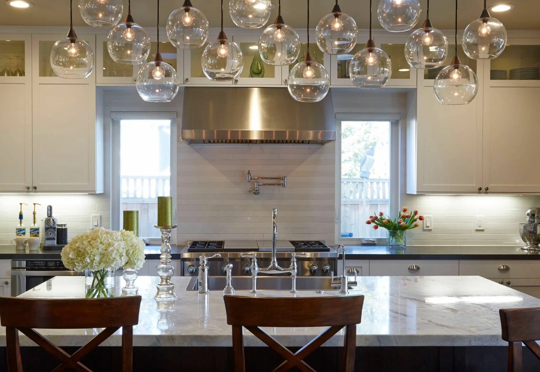 Кухня светильники интерьер фото Pin by Rosi Ramos on Cozinhas(Kitchen's) Home decor kitchen, Kitchen remodel, Mo