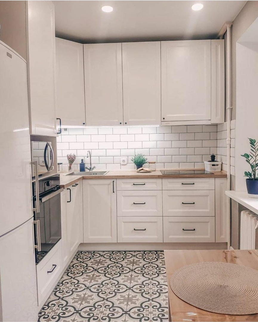 Кухня светлая маленькая фото реальные Кухня 5 квадратов и как в нее впихнуть все необходимое современной хозяйке?! Int