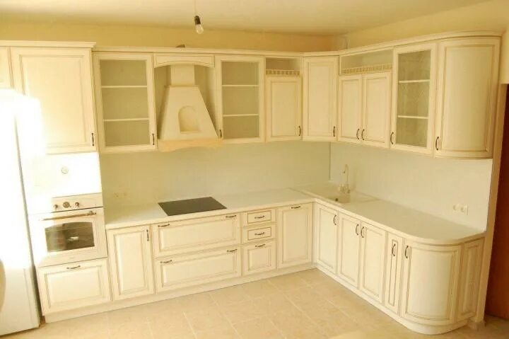 Кухня светлая мебель фото Кухни цвета слоновая кость: выбор гарнитура, цветовые сочетания и примеры