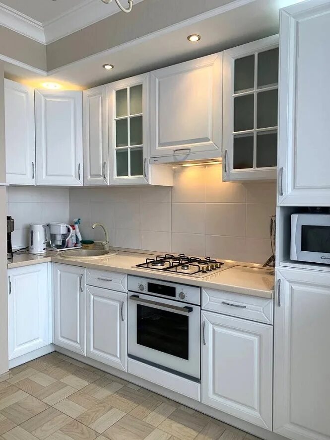 Кухня светлая угловая современная фото Светлая угловая кухня Верона