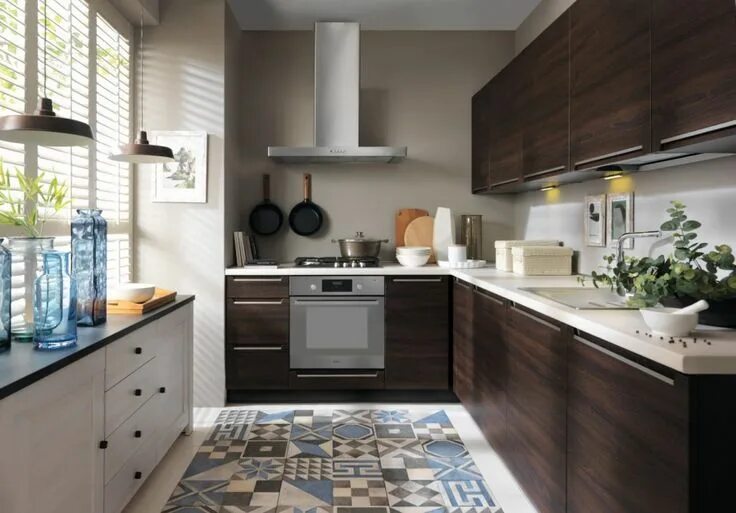 Кухня светло коричневого цвета в интерьере Dekor drewniany w kolorze... Modna kuchnia: 10 pomysłów na ciemne meble Complete