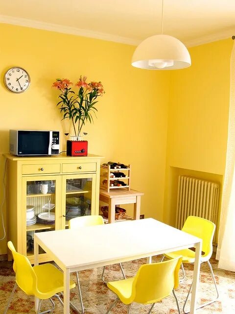 Кухня светло желтые стены в интерьере our "after" kitchen Yellow home decor, Yellow kitchen, Yellow room