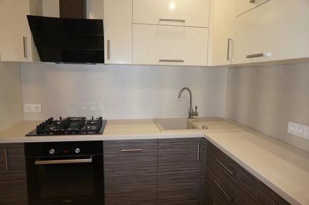 Кухня светлый верх темный низ в интерьере Кухня зебрано+ваниль с островом BROSKO