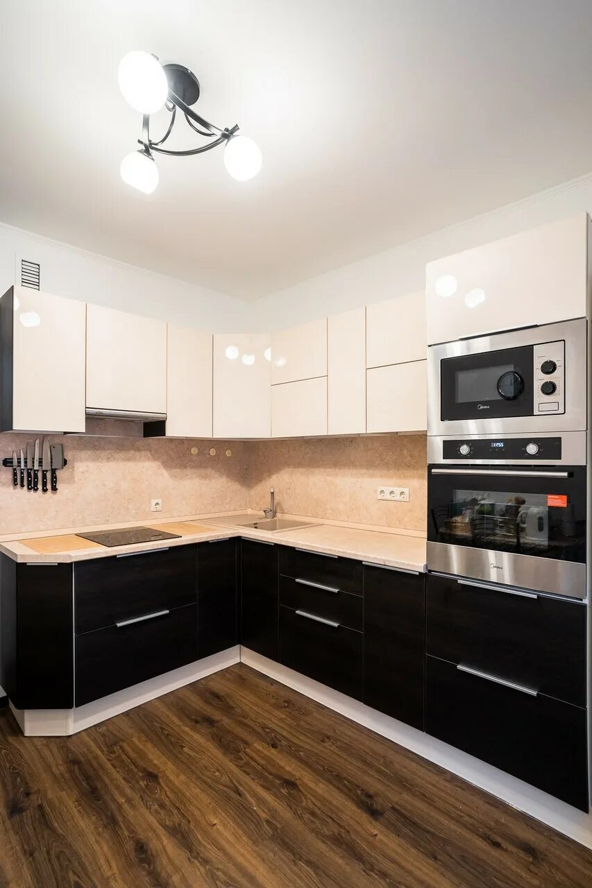 Кухня светлый верх темный низ в интерьере Интерьер кухни светлый верх темный низ (77 фото) - 77 фото