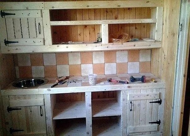 Кухня своими руками для начинающих фото Кухонька на дачу OK.RU Деревянная кухня, Деревенские кухонные шкафы, Кухня