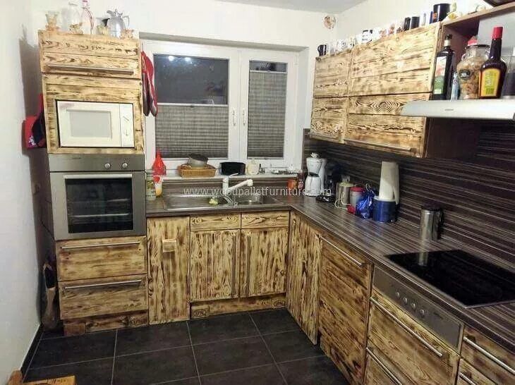 Кухня своими руками фото Think this kitchen is stunning made from pallets! Task one for our new hou. Kitc