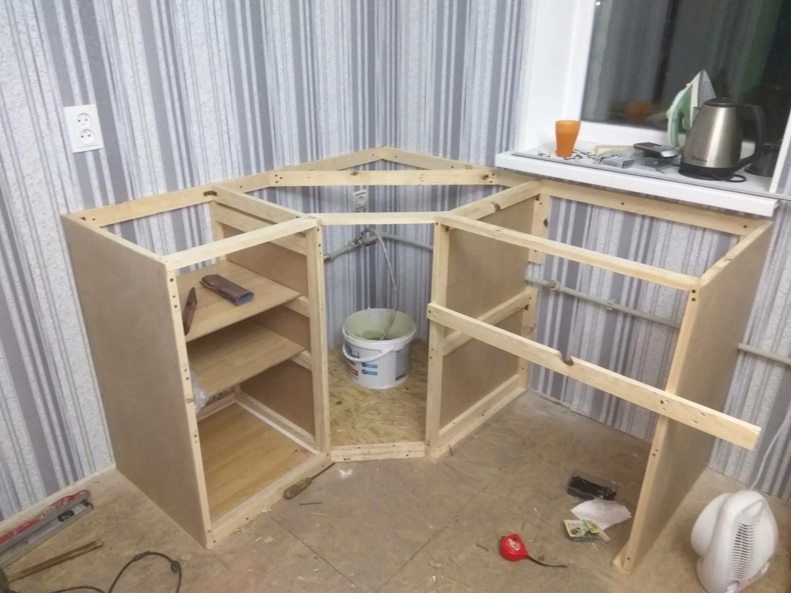 Кухня своими руками инструкция с фото Как сделать кухню из фанеры - Пошаговая инструкция