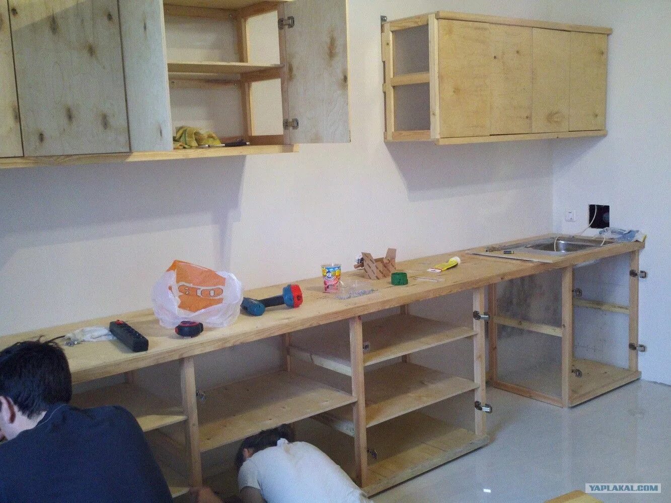 Кухня своими руками проекты фото Собираем кухню из фанеры своими руками (18 фото и чертежи) Кухни для крошечных д