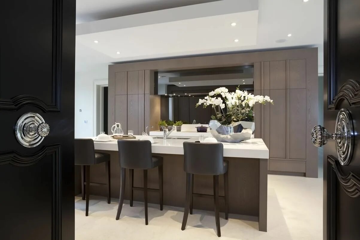 Кухня тауп в интерьере Panache Kitchens Contemporary kitchen, Contemporary decor, Taupe kitchen