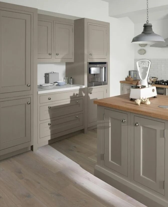 Кухня тауп в интерьере Country Kitchen Suede Taupe kitchen, Taupe kitchen cabinets, Kitchen renovation
