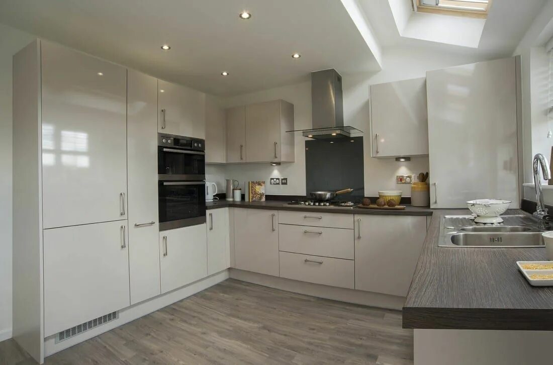 Кухня цвет кашемир в интерьере Gloss Cashmere - Panorama Kitchens Diy kitchen renovation, White modern kitchen,