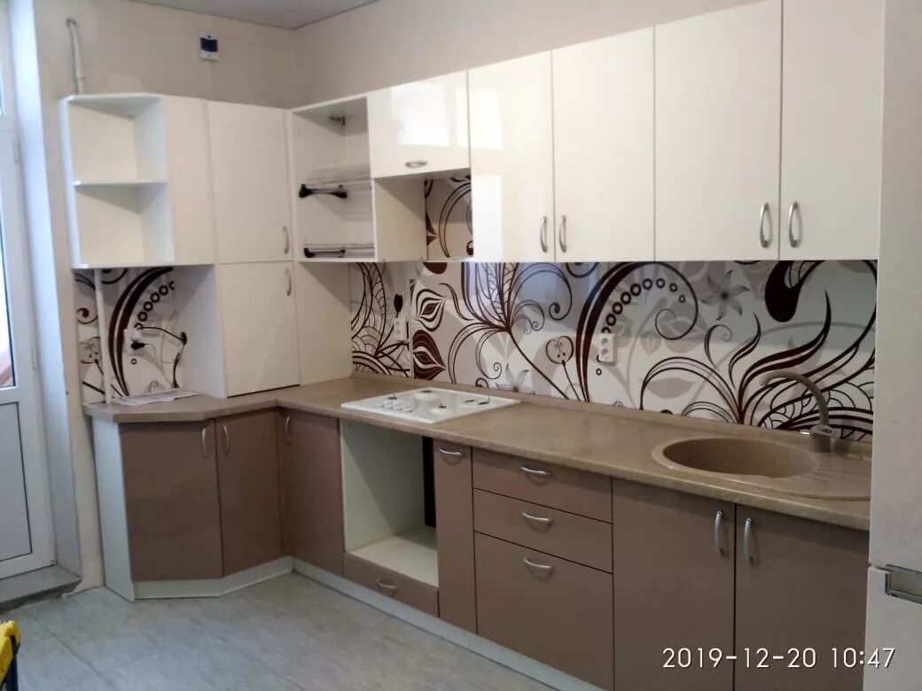 Кухня цвет кофе с молоком фото Кухня Виола низ кофе с молоком глянец верх белый глянец фото 1 Gid-home.ru строи