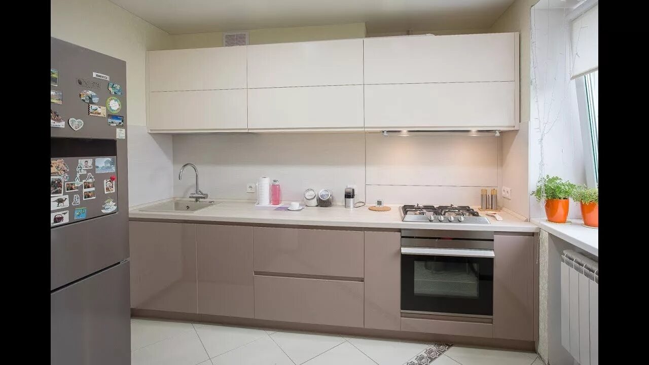 Кухня цвет латте матовый в интерьере фото Маленькая кухня. Кухня без ручек. Кухня 7 кв. Крашенный МДФ. - YouTube