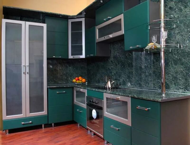 Кухня цвет малахит фото в интерьере Шкафы для кухни - примеры изготовления лучшей кухонной мебели на заказ и особенн