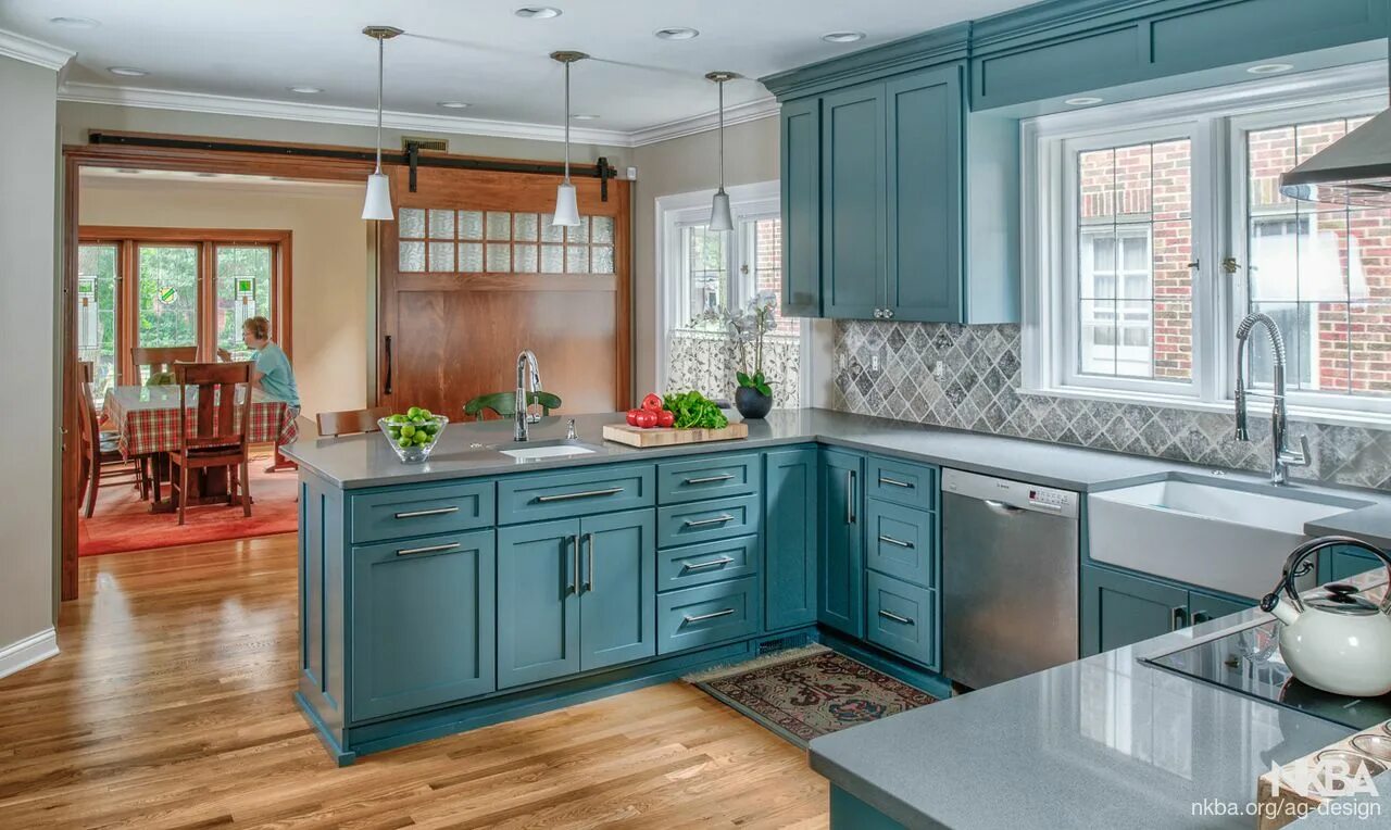 Кухня цвет морской волны фото Blue/Green Kitchen 2 - NKBA Blue green kitchen, Green kitchen cabinets, Kitchen 